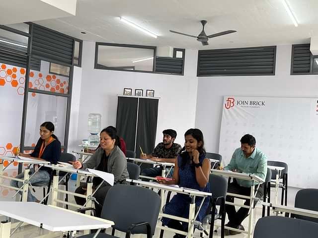 JOIN_BRICK_DESIGN_ACADEMY